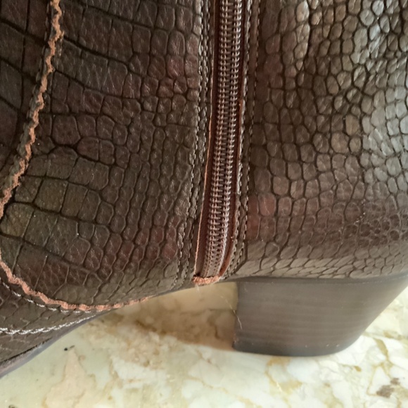 Awesome Leather Bootie. ELITES SIZE 8 - Picture 9 of 9